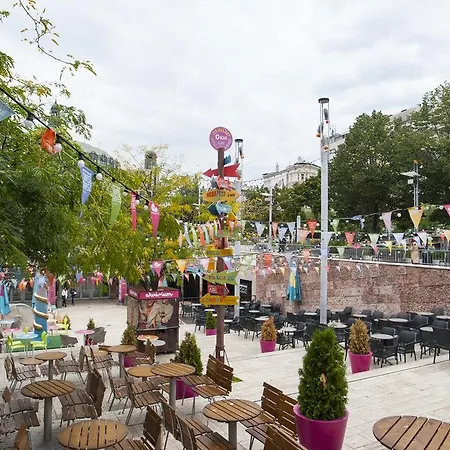 Daire Ariel Close To St. Stephen Basilica *