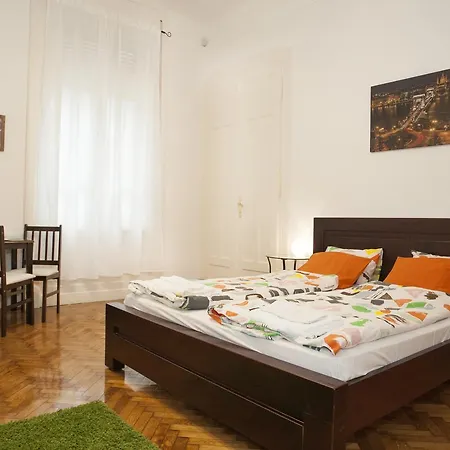 Ariel Close To St. Stephen Basilica * Budapeşte