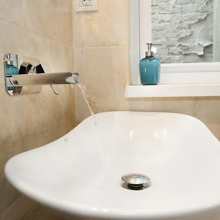 圣史蒂芬大教堂附近阿里尔一室公寓 公寓 *