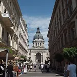 Ariel Close To St. Stephen Basilica Apartamento