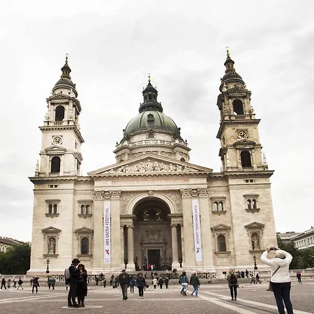 Ariel Close To St. Stephen Basilica Budapest