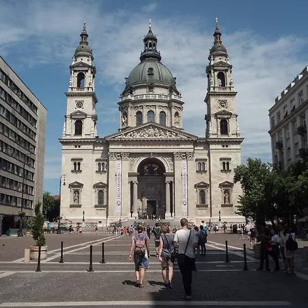 Ariel Close To St. Stephen Basilica Daire Budapeşte