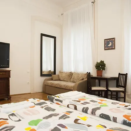 Ariel Close To St. Stephen Basilica Appartement