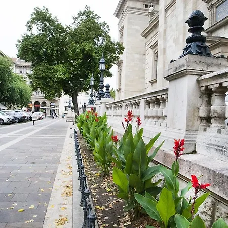 아파트 Ariel Close To St. Stephen Basilica *