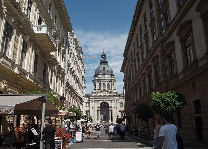 Ariel Close To St. Stephen Basilica Appartement